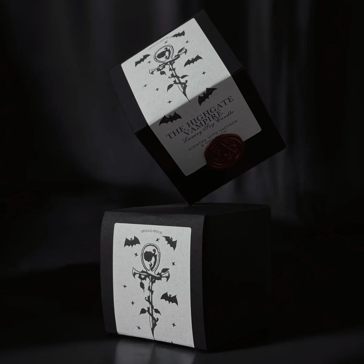 The Highgate Vampire scented candle – product view 3