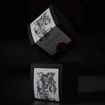 Aphrodite scented candle – product view 2