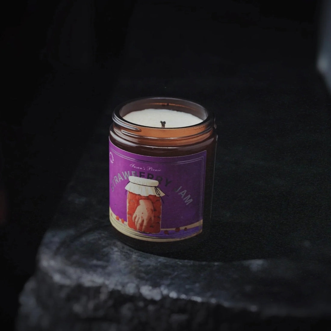 Strawberry Jam scented candle – product view 2