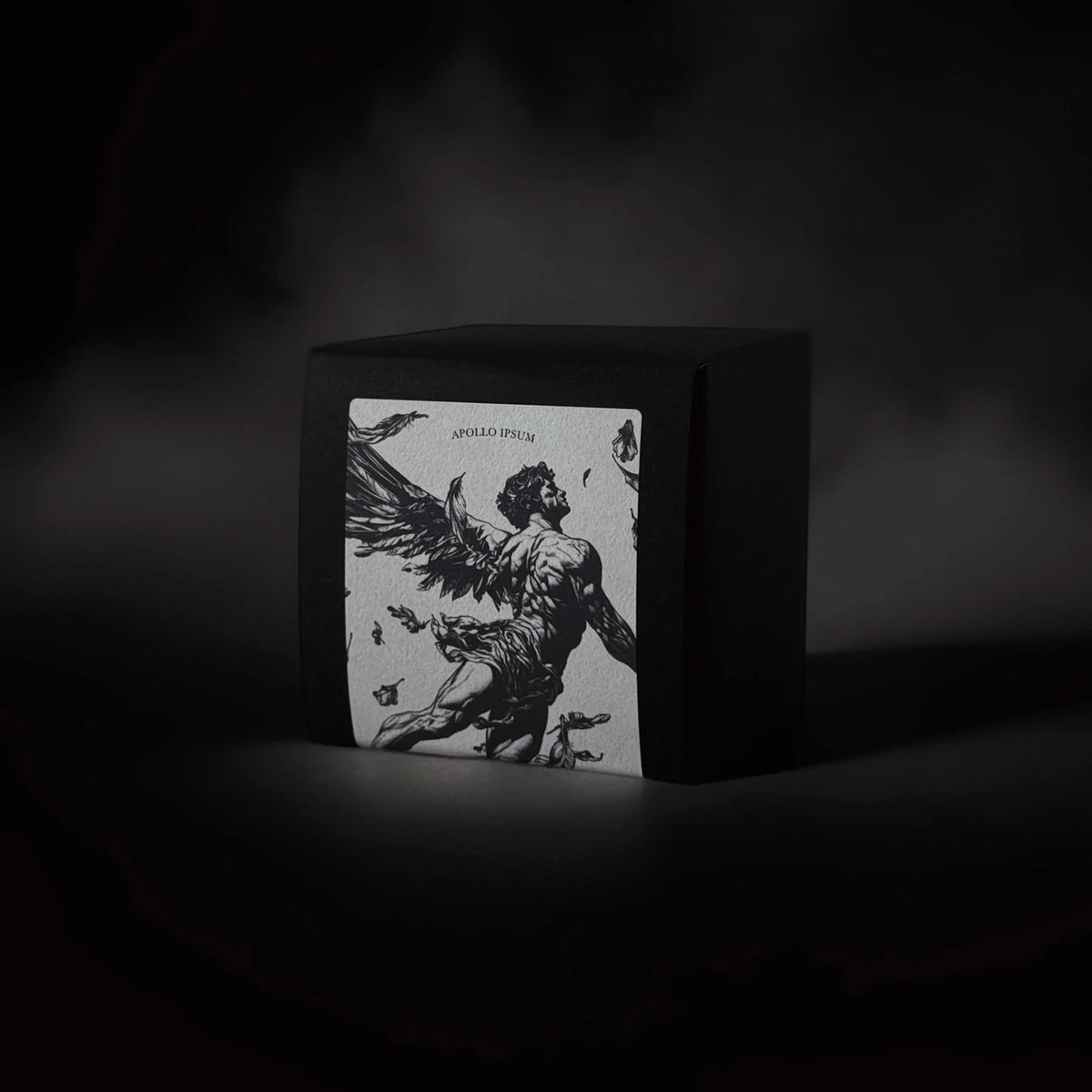 The Fallen Angel scented candle – product view 2
