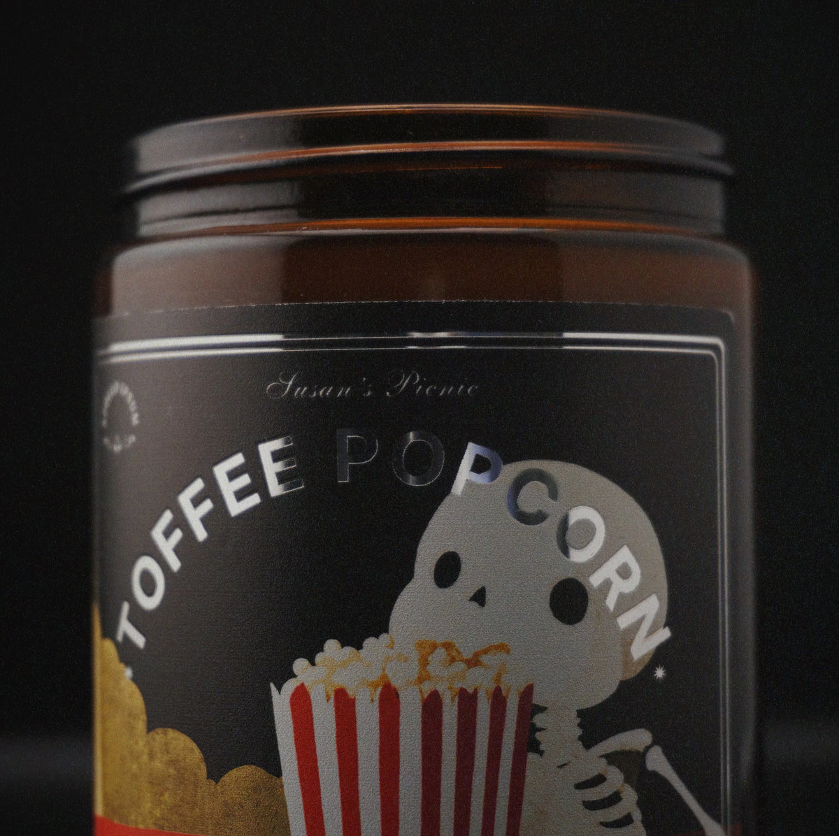 Toffee Popcorn scented candle – product view 3